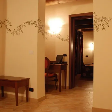 Le Residenze Degli Ulivi Курортный комплекс 3*